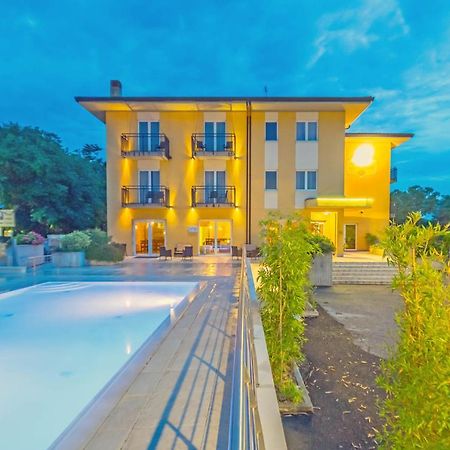 Hotel Nuova Barcaccia Peschiera del Garda Esterno foto