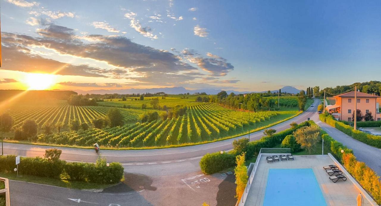 Hotel Nuova Barcaccia Peschiera del Garda Esterno foto