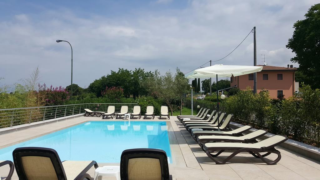 Hotel Nuova Barcaccia Peschiera del Garda Esterno foto