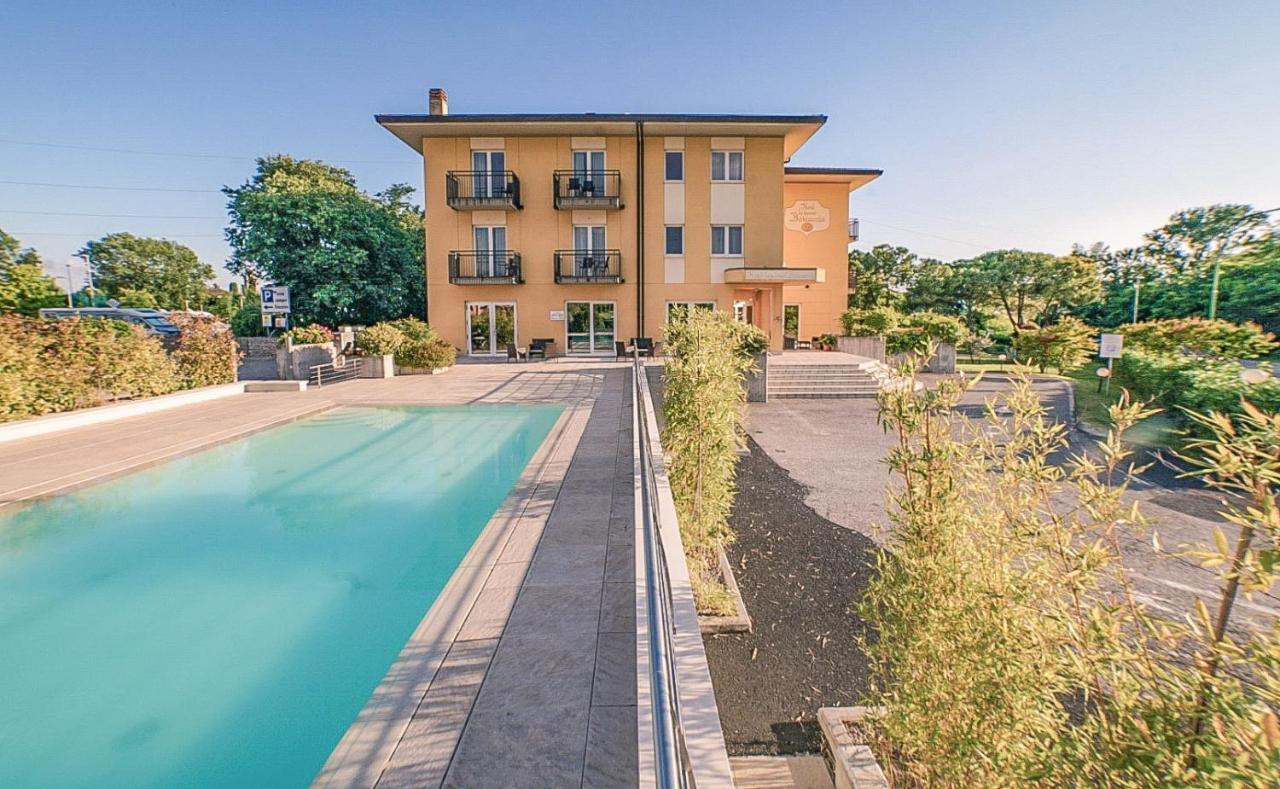 Hotel Nuova Barcaccia Peschiera del Garda Esterno foto