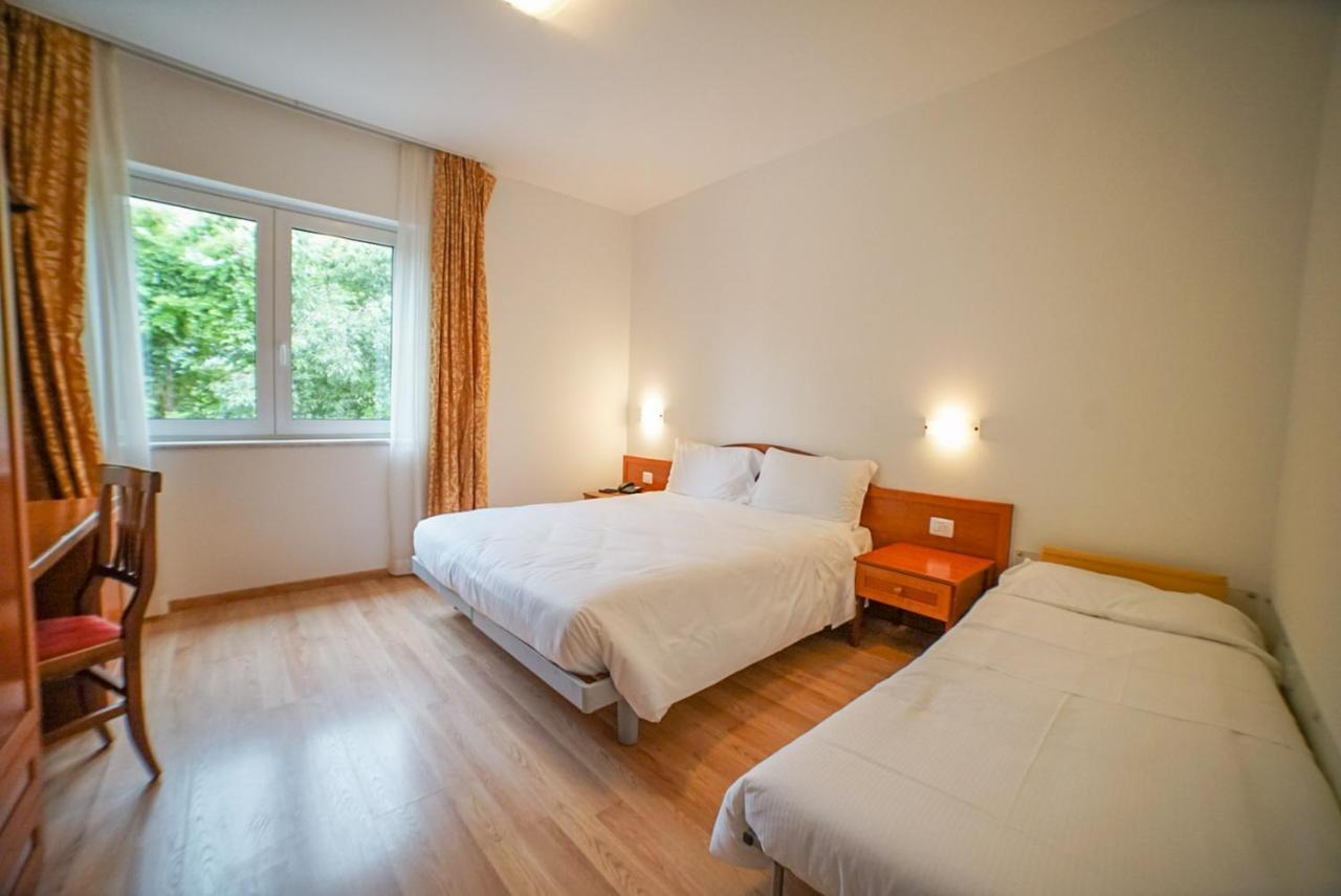 Hotel Nuova Barcaccia Peschiera del Garda Esterno foto