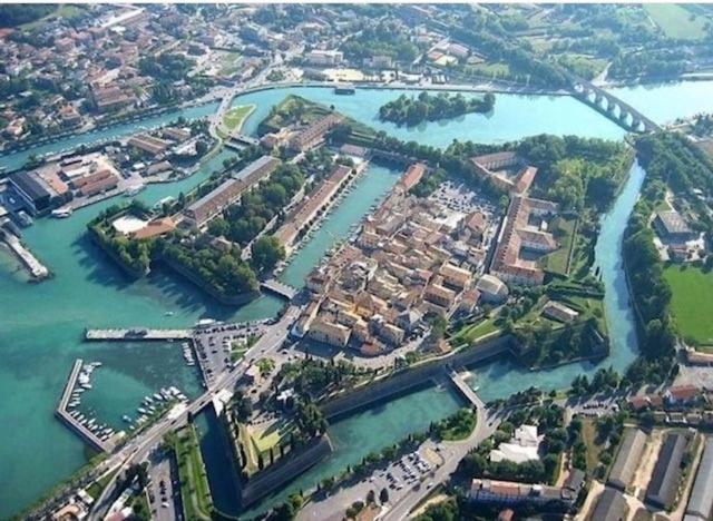 Hotel Nuova Barcaccia Peschiera del Garda Esterno foto